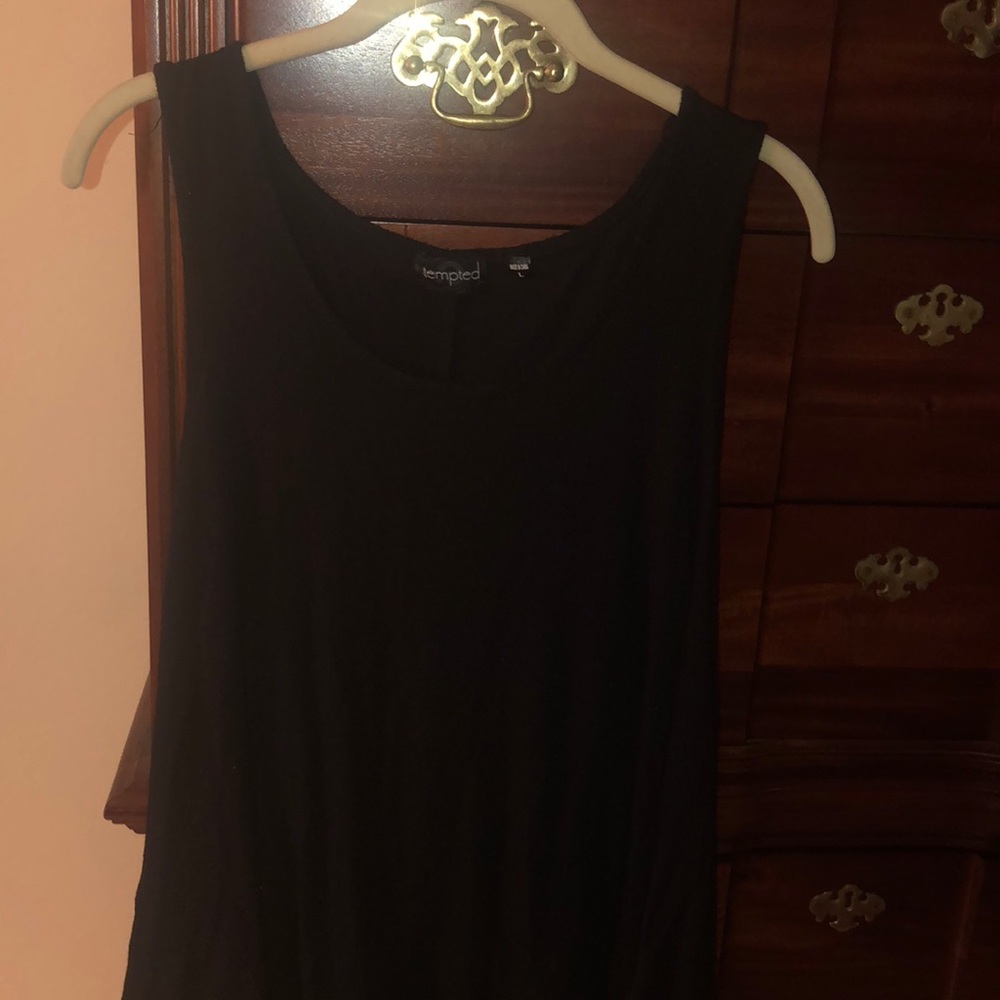 Tank top fits like a size l/M